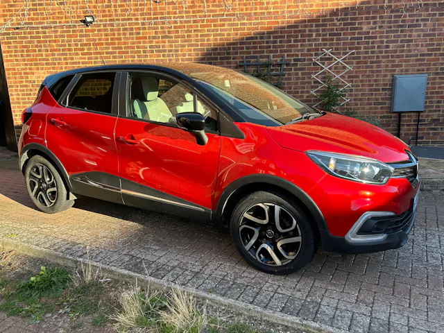 Renault Captur Iconic TCE Auto