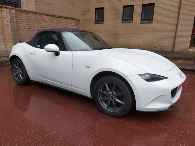 Mazda MX-5 SE +